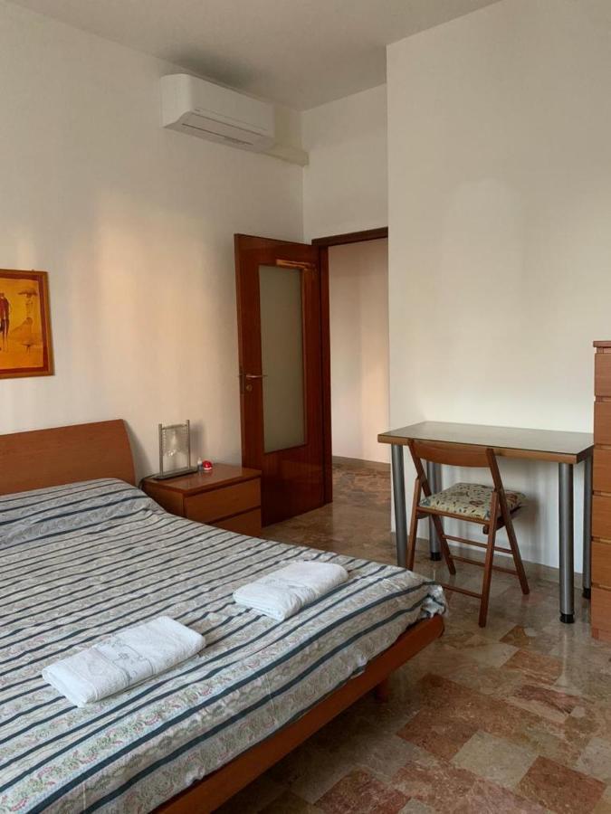 Comfortable Room Suitable 1-2 Pax โบโลญญา ภายนอก รูปภาพ